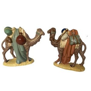 Vintage ceramic hand painted camels by Atlantic Mold Co